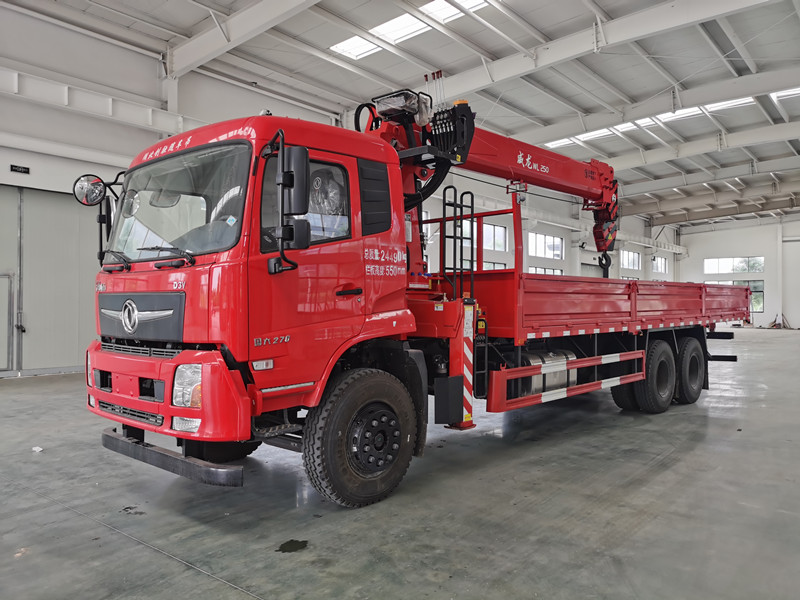 國(guó)六东风畅行D3V後(hòu)双桥程力12吨吊机