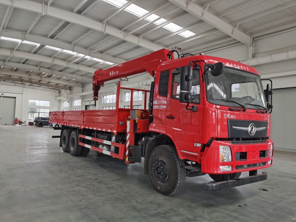 國(guó)六东风畅行D3V後(hòu)双桥程力12吨吊机